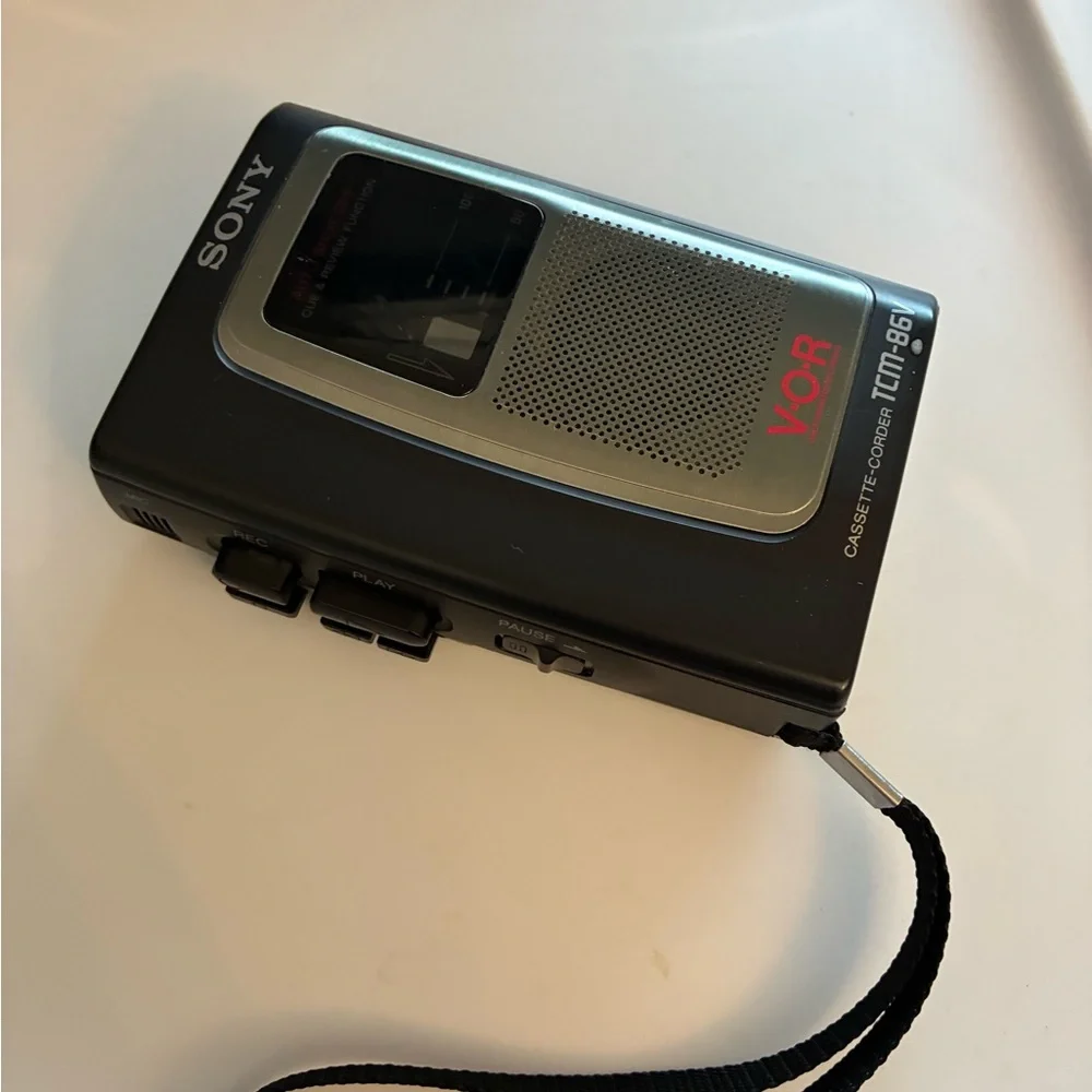 Vintage Sony Handheld Cassette Clear Voice Recorder Player Dictation VOR tested